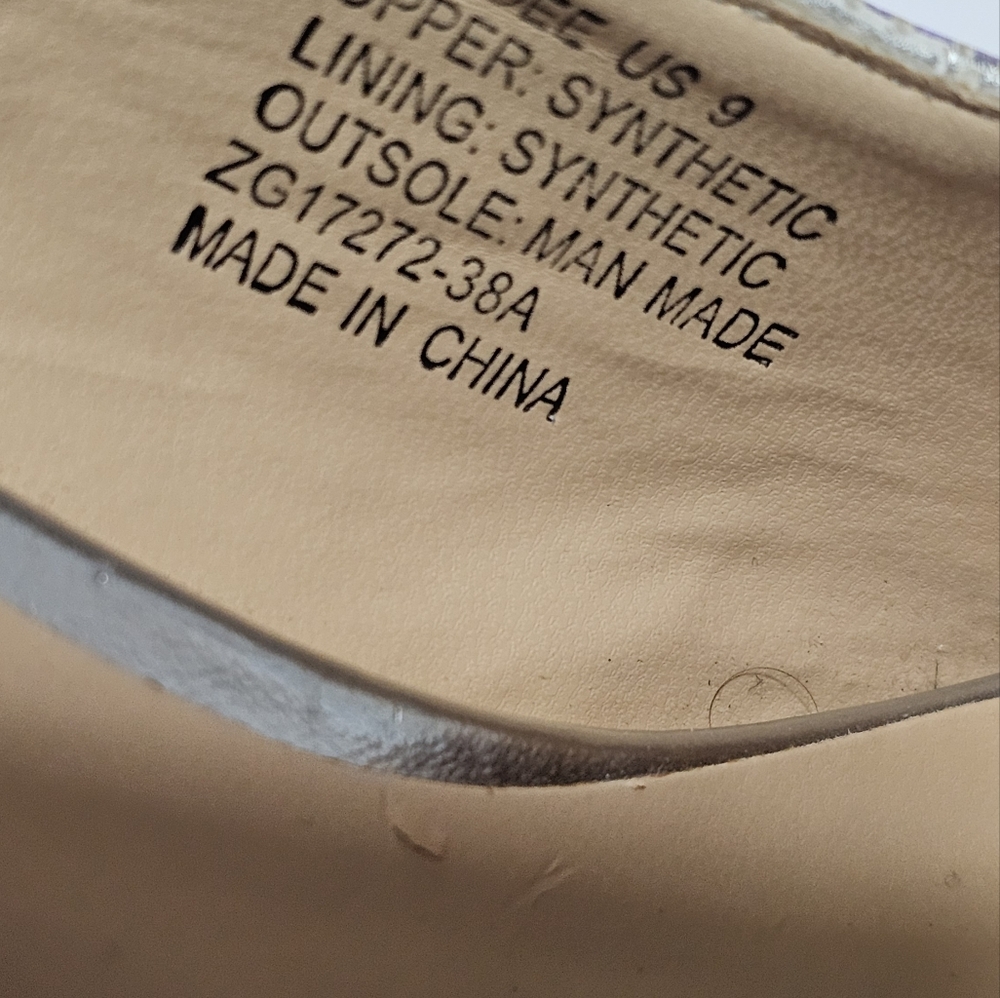 BEBE SAYDEE Women's High Heel Pumps w Logo Print Silver 9 - Picture 11 of 11